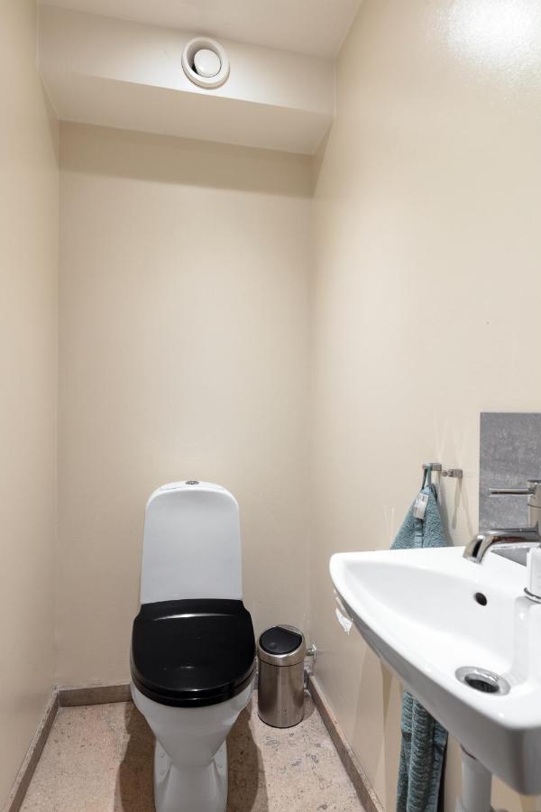 Fantastic 4 Bedroom Home In Bromma With Everything ستوكهولم المظهر الخارجي الصورة