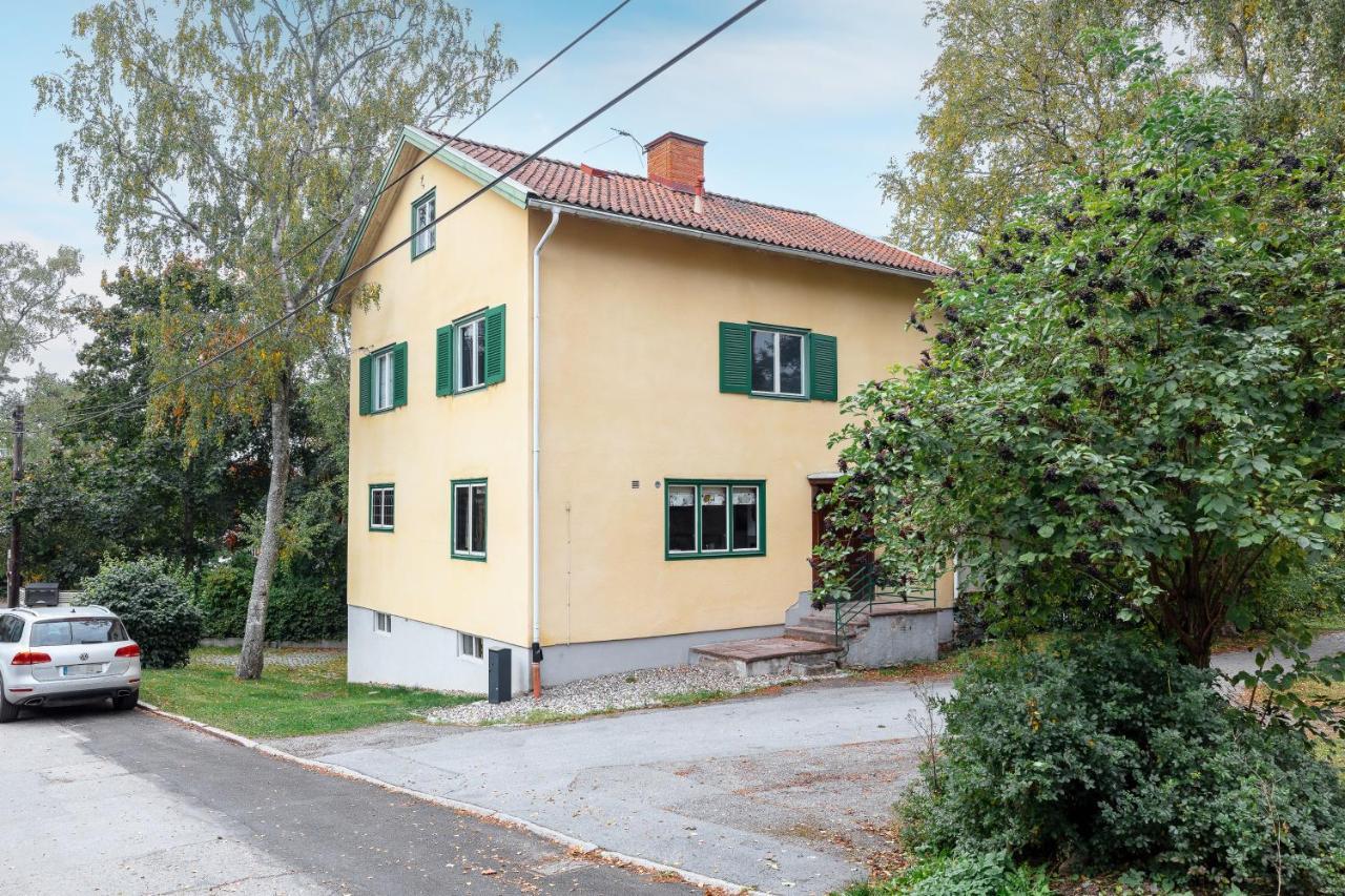 Fantastic 4 Bedroom Home In Bromma With Everything ستوكهولم المظهر الخارجي الصورة